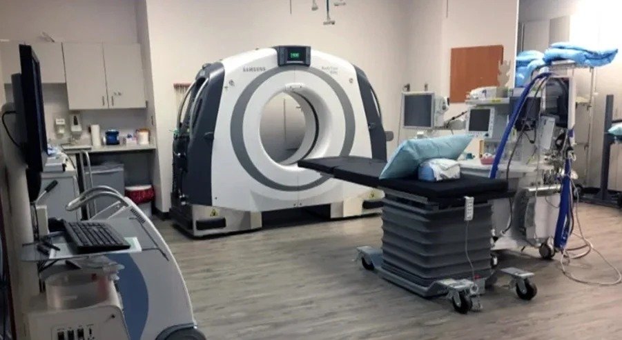 Samsung BodyTom Elite intraoperative CT scanner — neurosurgery imaging at Faraz Hospital, Bahawalpur